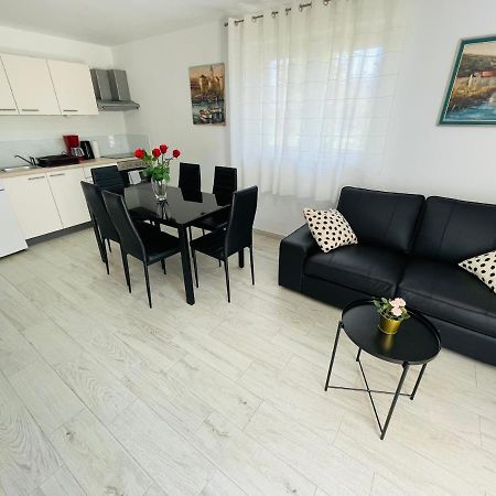 Apartment Paulina Трогир Екстериор снимка