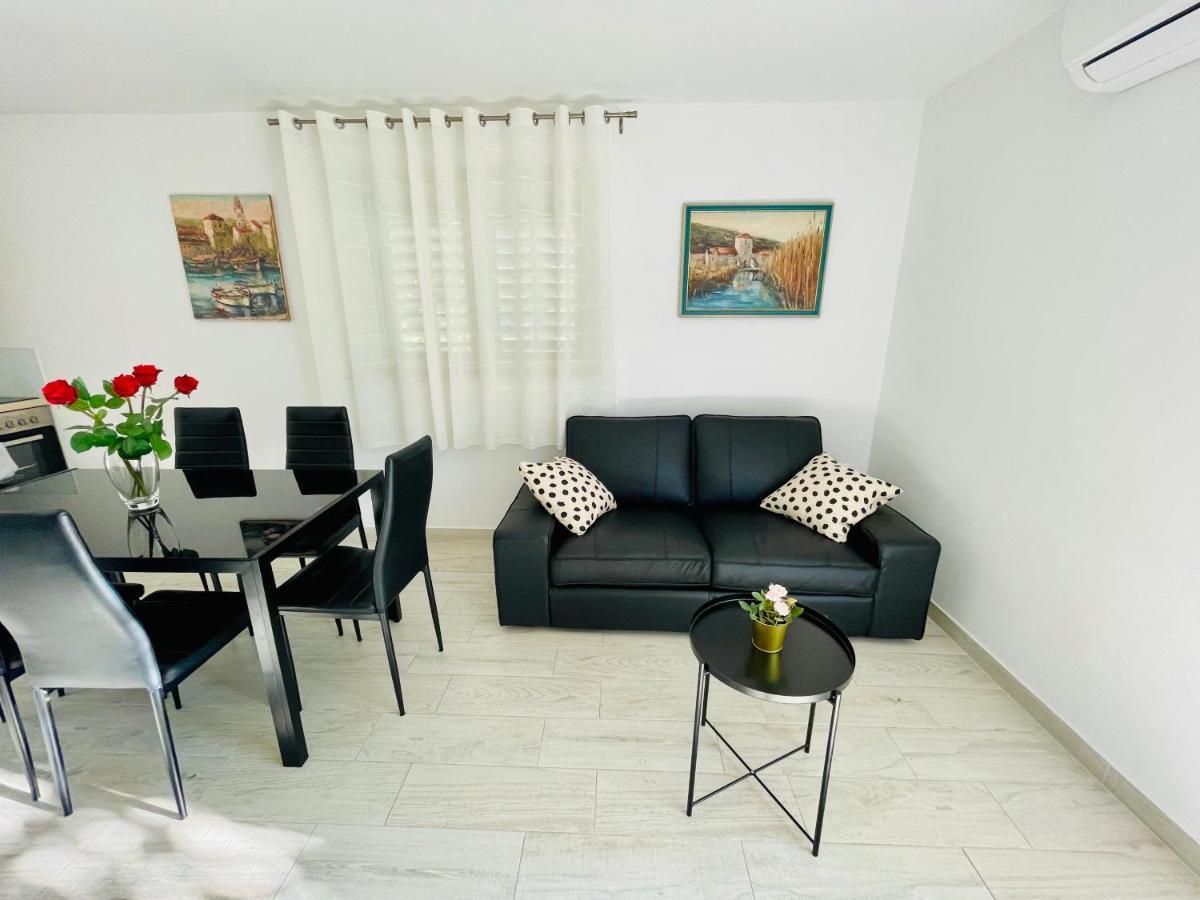 Apartment Paulina Трогир Екстериор снимка